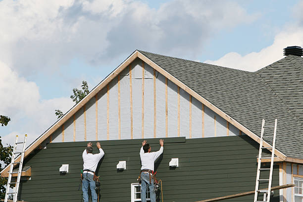 Professional Siding technician working in Woodbury, MN